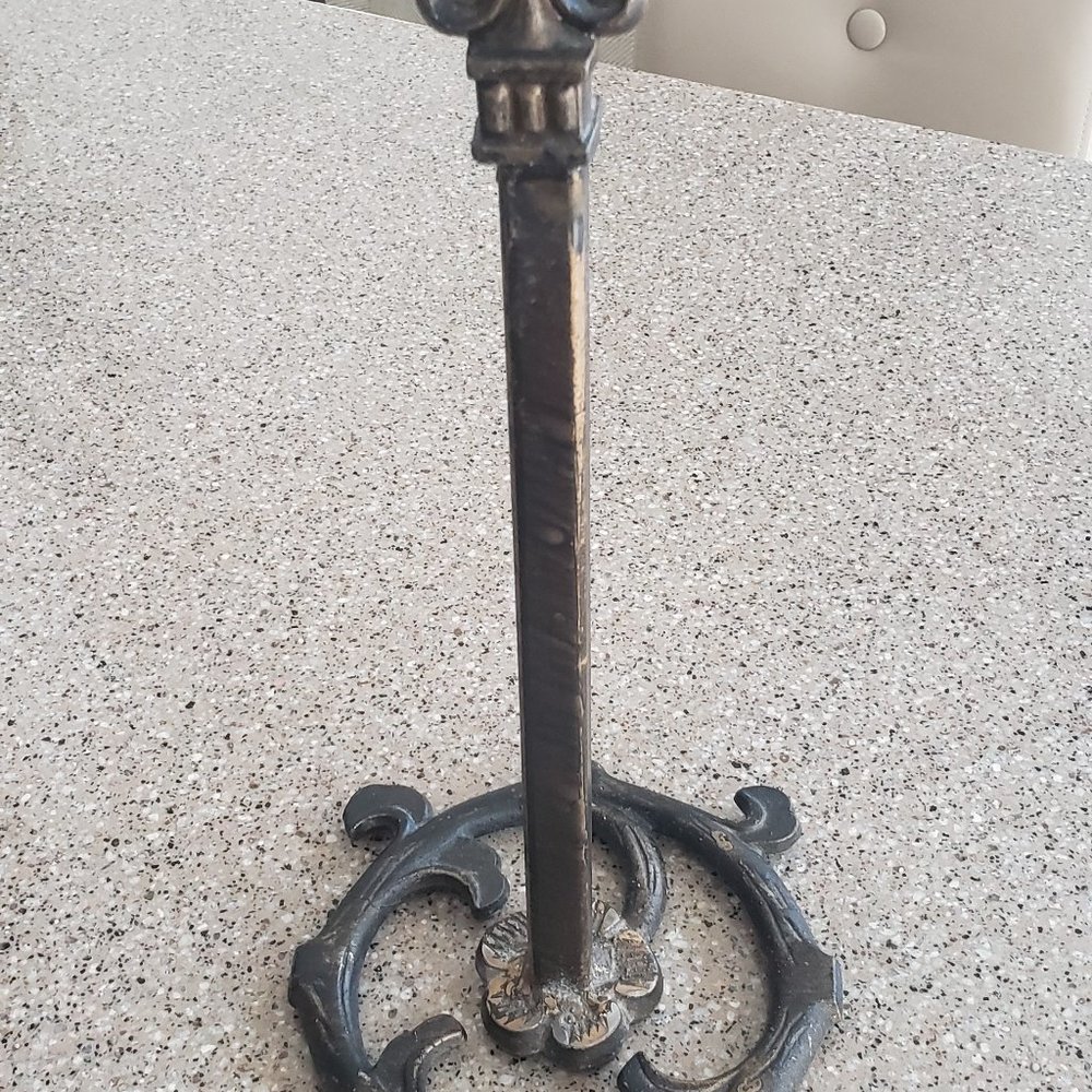 Paper Towel Holder